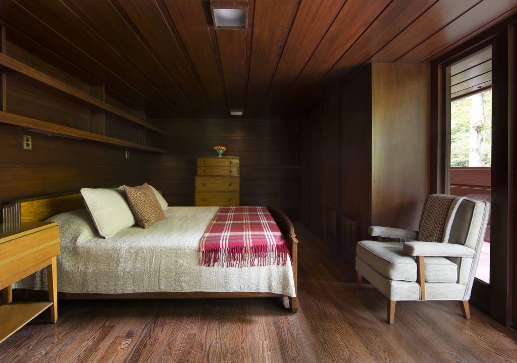 Master bedroom by Frank Lloyd Wright